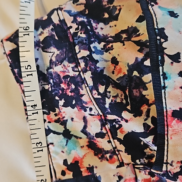 New York & Company Capris - Picture 7 of 8